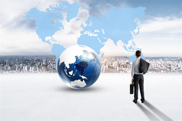 六氟磷酸锂站上12万元/吨！产业链迎景气周期 分析人士：行情有望继续偏强