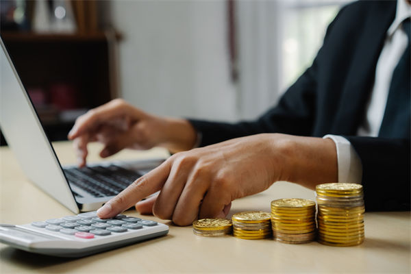 美国AI被电力卡脖子 数据中心因无法供电而空置数年！还是在英伟达的“老家”